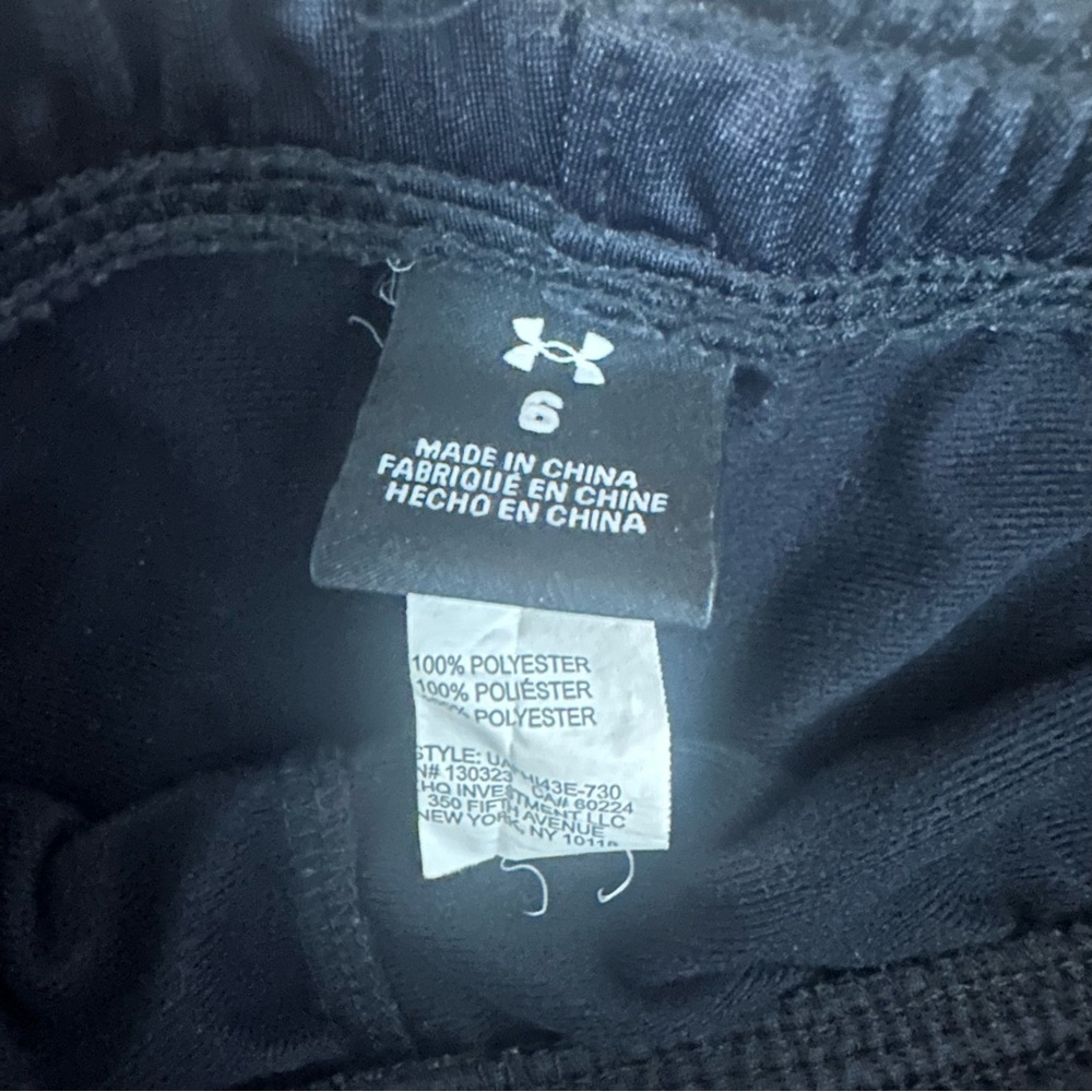 Under Armour Bright Green/Black 2pc set - Zip up Jacket and Joggers Kids size 6 - Picture 10 of 12